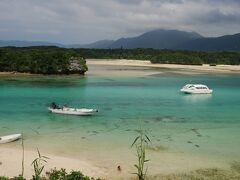 展望スペースからのカット。
雲行きが怪しいけど、海の色はまぁまぁキレイ。

それにしても、周りから聞こえてくる言語が日本語じゃないのが多少気になりました。