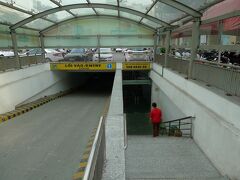 ≪ハンザ市場≫

地下のハンザ市場へは一度外に出て駐車場に降りるスロープ脇から入る。
クチコミで読んでいたから迷わず行けたが、何の情報も持たなかったらまず無理だった。
