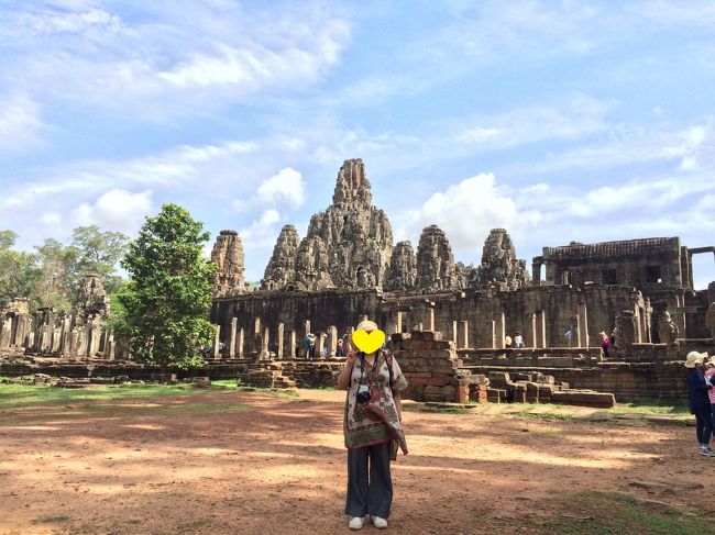 バイヨンに到着です。<br /><br />さっきの説明聞いたところから道路渡っただけですが。