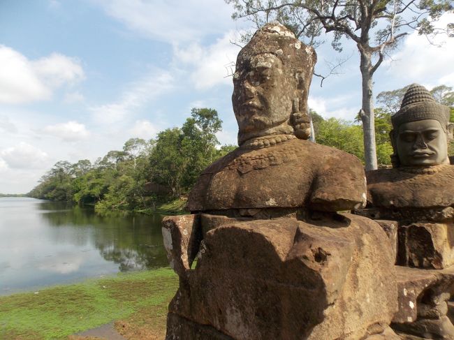 像は、同時のもあれば、レプリカもあります。<br />ガイドさん曰く、レプリカの造りは雑すぎる！！<br />だそうで、実際見ると本当に雑です(笑)