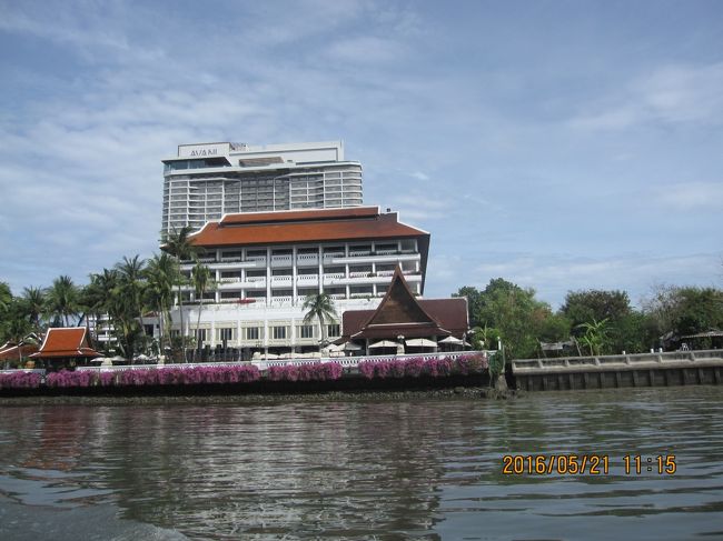 アナンタラ全容<br />後方がアバニ