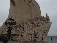 続いて徒歩にて発見のモニュメントへ。

