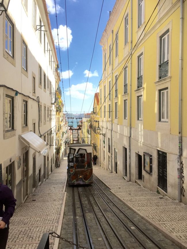 リスボン名物、ケーブルカー