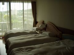 宿泊は両親＆姪達＆姉知人母子はホテルムーンビーチ
私達のみ同じ敷地内にある「ムーンビーチパレスホテル」