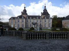 モダーヴ城

入口の天井に家系図がずらーっと書いてあります。