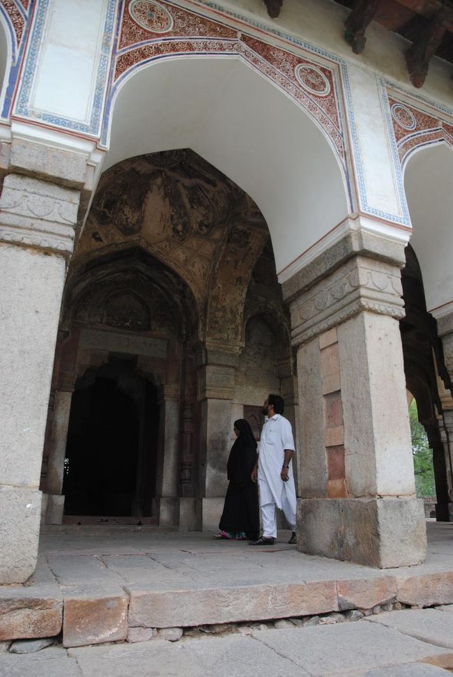 回廊を廻ってみます。