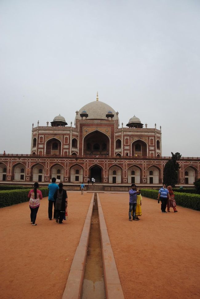 タージ・マハルの原型となった建物です。