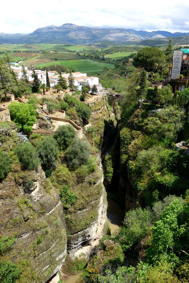 大自然と街歩きを一石二鳥で楽しめるロンダ。