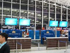 ０時半の出発まで４時間以上あるけれど、少し待っただけで、チェックインできました。
ツックさん、本当にお世話になりました！