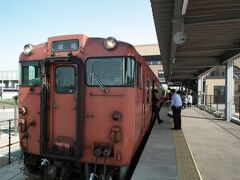 新高岡駅より砺波駅へ向かいます。