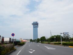 佛性寺から南東へ約10km，大洗町港中央の大洗マリンタワーへ．
1988(S63)年完成の高さ60mの展望タワー．
港にタワーはつきものか．
訪問前日の梅雨明け効果でマリンレジャー客とアウトレット買い物客で周囲はやや渋滞気味．