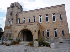 上記蕎麦屋の近くの旧太田町役場．
今は市の郷土資料館．外観に震災の影響は無いよう見えたが館内は休んでいたい．現在は再開している模様．
開館時間9:00～16:30，入館無料？，月曜休館，駐車場あり．
