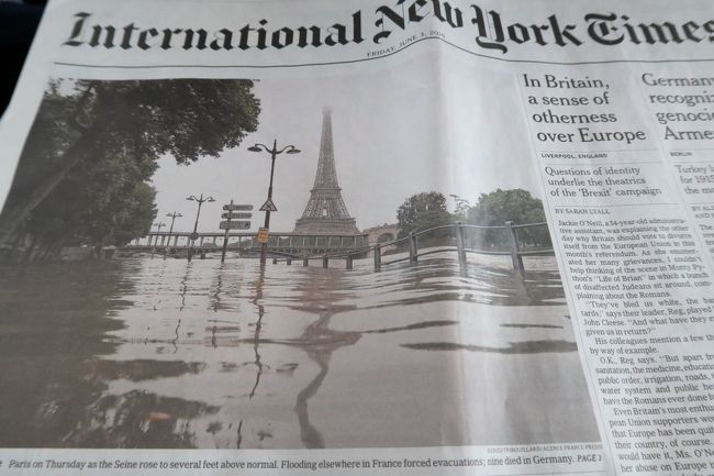 当初の旅行候補地だったパリ。<br />サッカーのUEFA 2016 EUROの開催と被り、ホテル代金高騰の為泣く泣く見送ったのですが、、、<br />パリの街は大雨によるセーヌ川の増水で大変な事になっています。<br />ヨーロッパ大陸全土で偏西風の影響から天候が不安定になっているようで心配。。