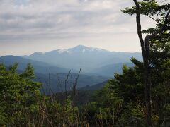 山形の霊峰、月山（がっさん）といつも一緒です！