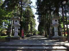 河口湖の湖畔に冨士御室浅間神社があったので
立ち寄って御朱印をいただきました。
『本宮』は富士山の二合目にあり、
 河口湖畔にあるこちらが『里宮』になるそうです。