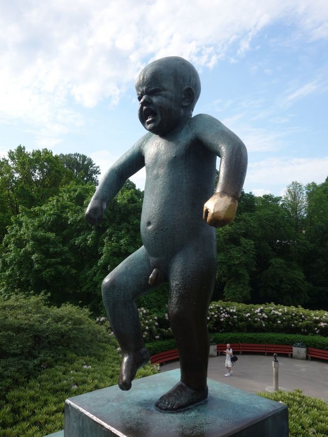 オスロ観光はフログネル公園から。グスタフ・ヴィーゲランの彫刻鑑賞