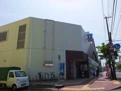 釧路駅に１３：３０について、そのまま駅近くの回線のおいしいお店、釧路和商市場へ。釧路駅からは、歩いて３分ほど。