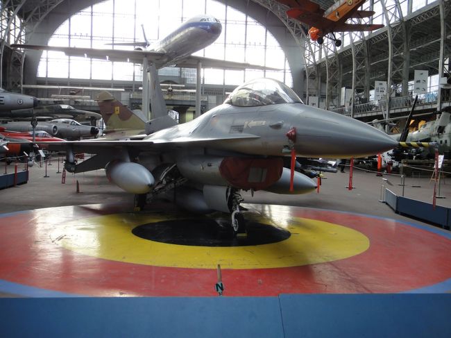 ベルギー王立軍事歴史博物館。気球・飛行船から戦闘機まで幅広い