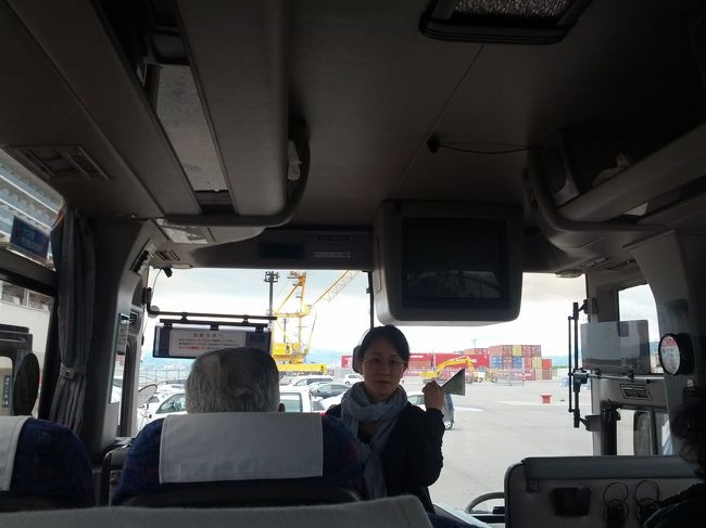 観光バス仕様のバス。