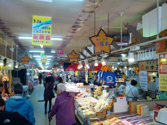 市場の中。<br />釜山の市場を思い出す。