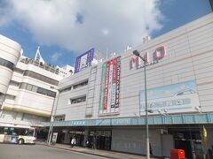 和歌山駅から再びＪＲに乗って移動します。
時間があったので駅の外へ。コンビニで飲み物などを購入。