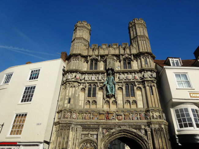 じゃじゃーん！<br /><br />カンタベリー！<br /><br />ガイドブックによく載ってるとこです。