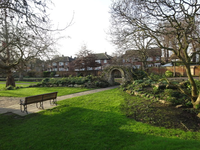 この後、幼稚園生？が10人くらい先生と歩いていく姿がとっても微笑ましかったです。