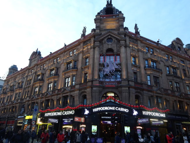 ロンドンに戻ってきました☆<br /><br />ロンドンパスを受け取るため、ピカデリーサーカスへ( ^^)