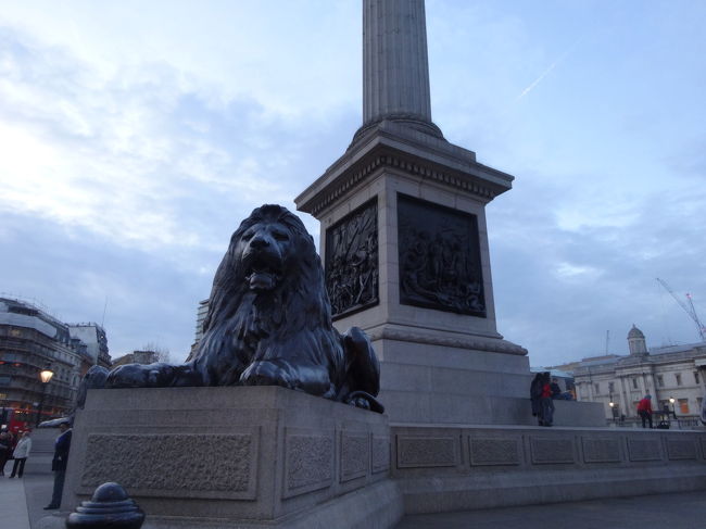 バウチャーからの変換はスムーズに終わり、ちょっとぶらぶら。<br /><br />こ、ここはトラファルガー広場ではありませんか？！