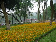 ○ホアンキエム湖

リータイトー公園の次はホアンキエム湖の湖畔
