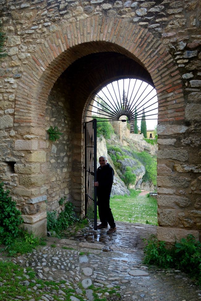 いい感じのゲートに出てきました。ここがヒハーラの門かと思う。