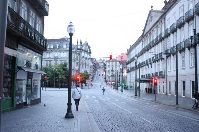 友人は寝ている中、早朝に一人起き出して街へ繰り出します。