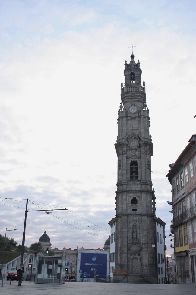 クレリゴスの塔。まだ入れませんが、塔の上からのポルトの眺めはとっても素晴らしいです。