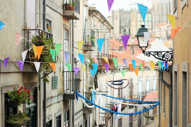 とっても素敵。住んでいる人々が起き出して賑やかになる頃も良さそうだけど、早朝のシーンとした雰囲気も好き。