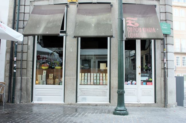 ポルトで有名なチョコレート屋さん。パッケージも可愛いし、味もいろんな種類があって、お土産にいくつか買いました。おすすめだけど、そこそこまあまあのお値段です(笑)