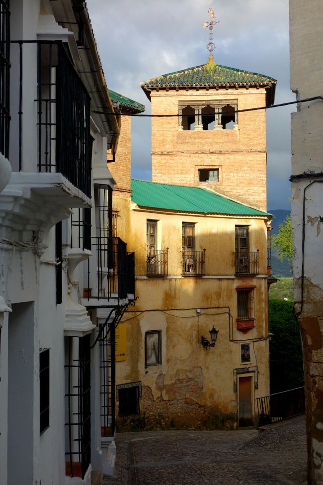 日が傾いてきたので、ソロソロ腹ペコ。これで大体20時前後。<br />どこでご飯、食べようかな〜？