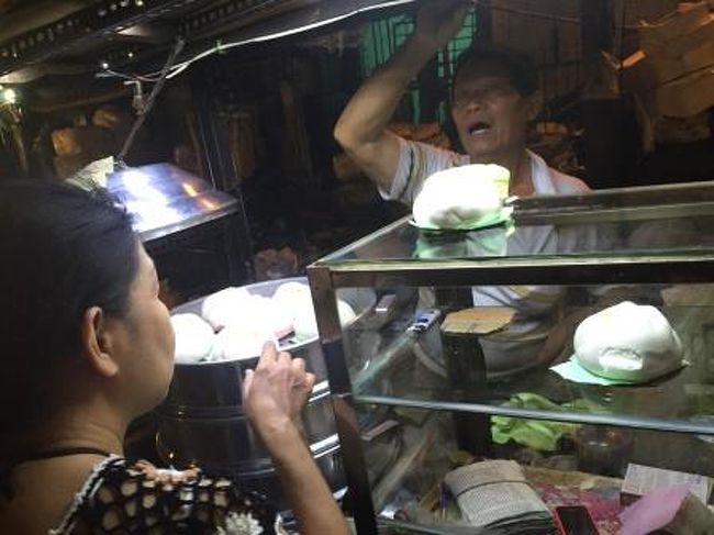 肉まんも売られていたので購入しました。