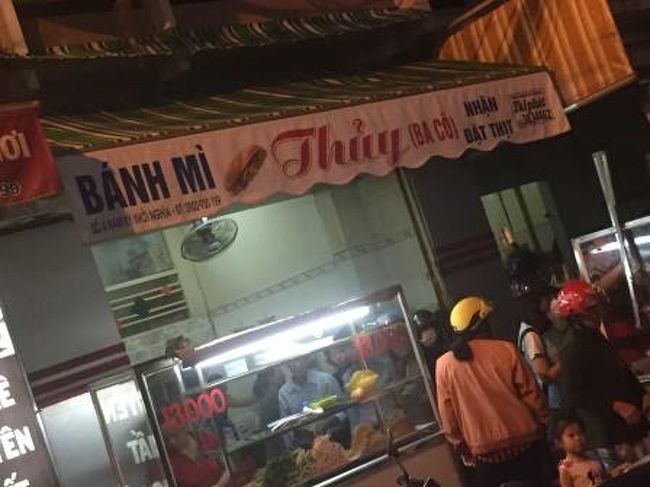 地元で人気のバインミー屋さんです