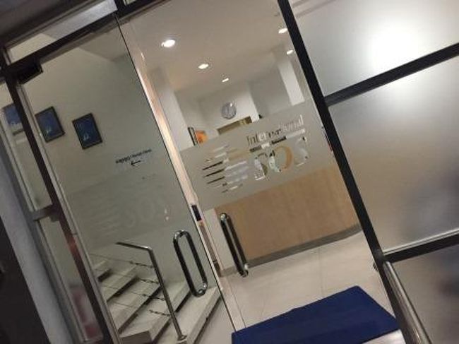 ちょっとのどの調子が悪いので、プノンペンの病院で薬をもらいました。