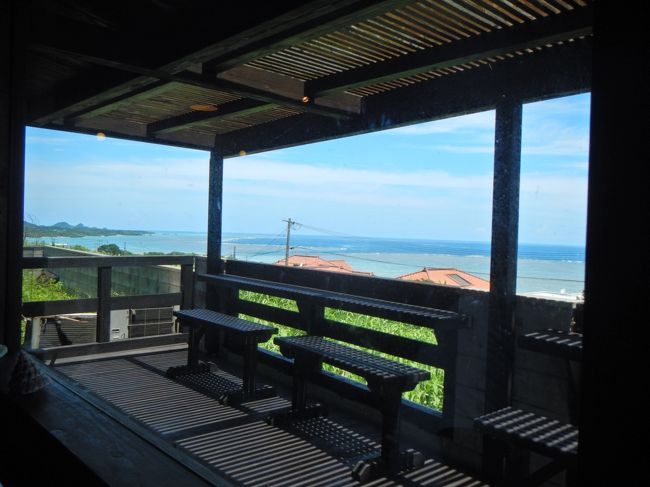 このテラス席からは川平湾が一望！<br />ランチは室内のみ・・・
