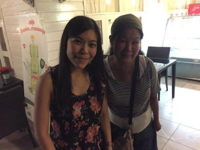 宿に戻ると中期になるカフェでビールを頂きました。<br />若い女性がこのカフェのオーナーです。