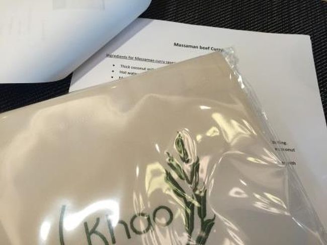 この日は、料理教室。元マンダリンオリエンタルの総料理長だった。ビチット・ムクラ氏の経営している「Khao」というお店の料理教室に参加です。