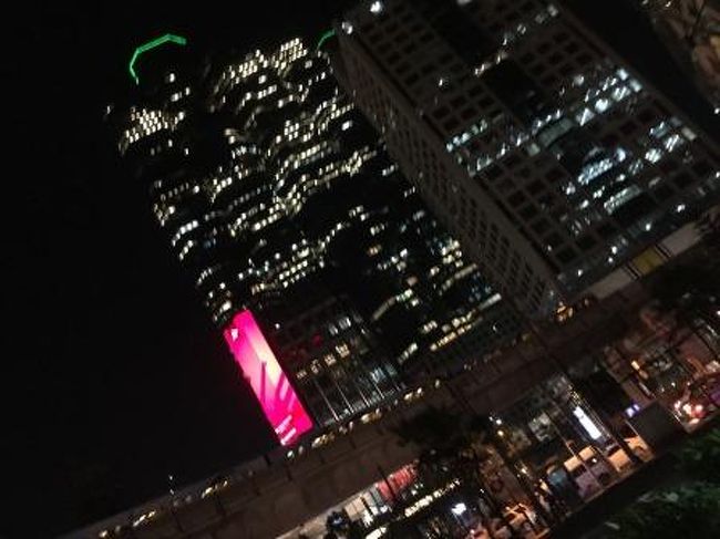 ここからＢＴＳの乗って移動したのはチョンノンシーというエリア。<br />大都会バンコクを思わせる高層ビル群が目立ちます。