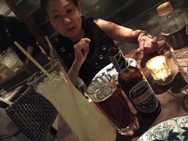 Supanniga Eating Roomというお店に行きました。こちらはできたばかりの新店で<br />満席に近い人でにぎわっていました。<br />こちらでおしゃれなディナーを楽しみました。<br />