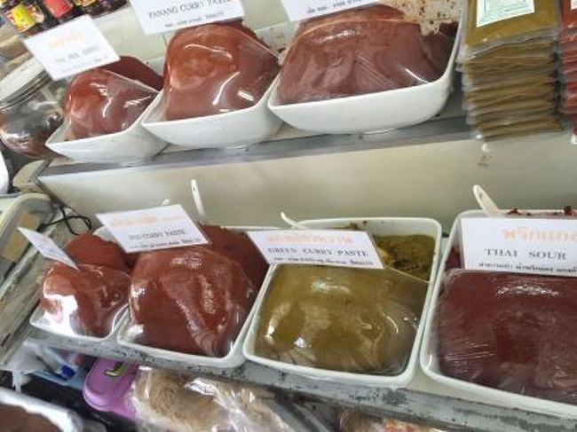 カレーのペーストが売られていました。
