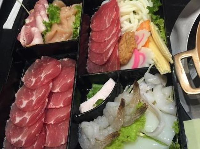 昼食もこちら併設のレストランで、鍋をいただきます。