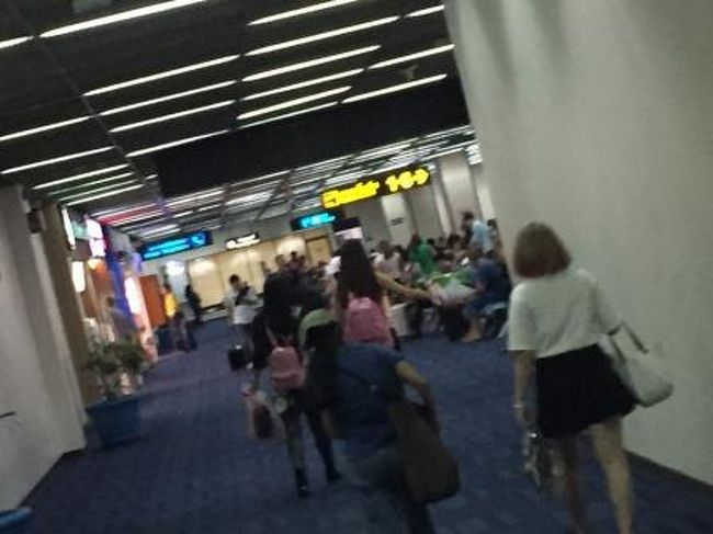 空港に戻り出国手続きを済ませ、バンコクを後にします。