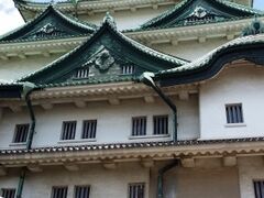 団体さんが来ると混んでしまうので天守閣から見て行きます。