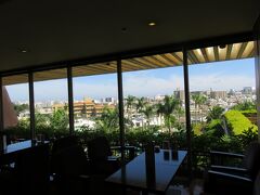 首里は坂の上に有るので見晴らしも良く気持ちイイ。