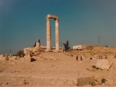 ヘラクレス神殿跡（AD２)と周囲はアンマン城の城塞です。